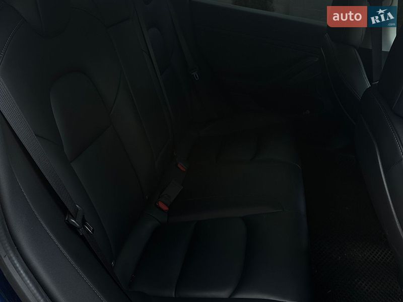 Седан Tesla Model 3 2021 в Киеве