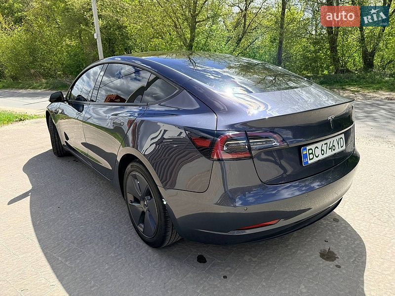 Седан Tesla Model 3 2022 в Львові