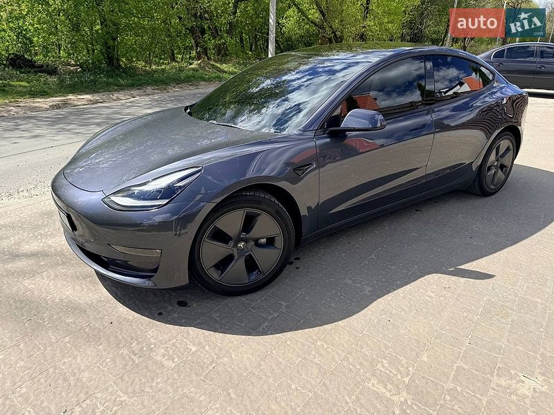 Седан Tesla Model 3 2022 в Львові