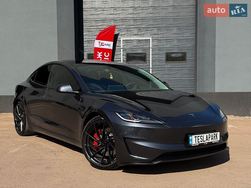 Tesla Model 3 2024