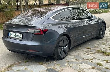 Седан Tesla Model 3 2018 в Житомире