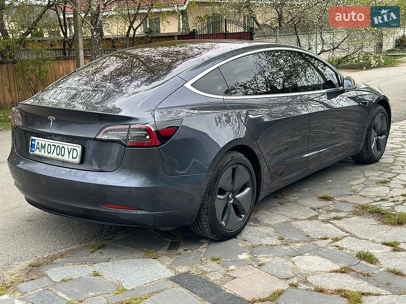 Седан Tesla Model 3 2018 в Житомире