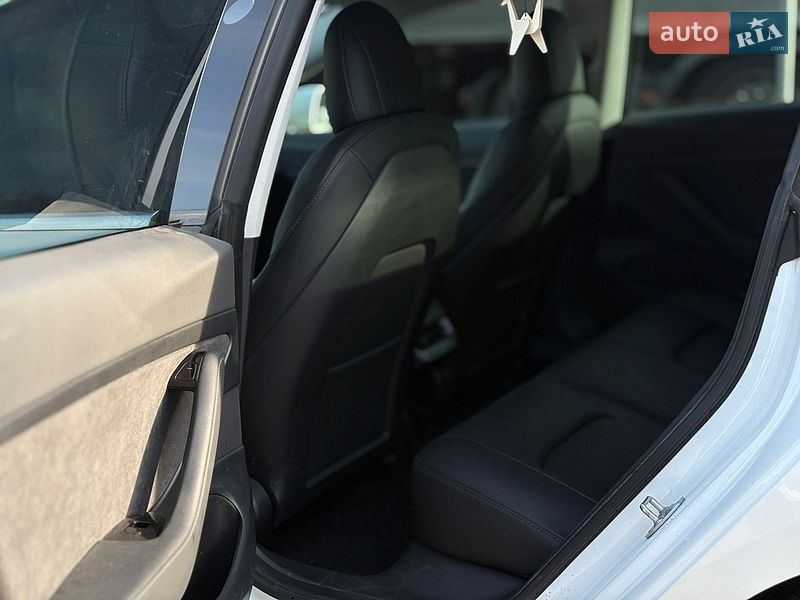 Седан Tesla Model 3 2020 в Одессе