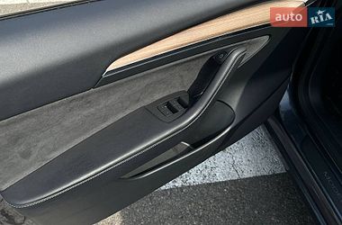 Седан Tesla Model 3 2023 в Одессе