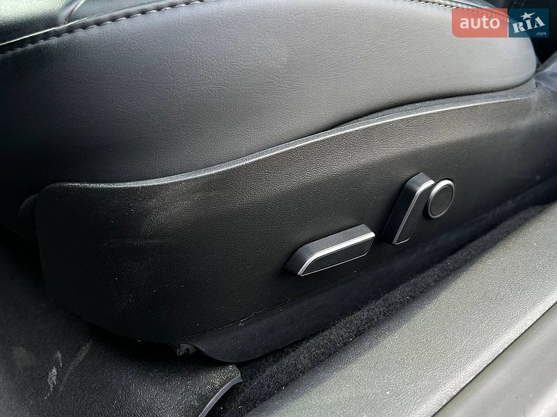 Седан Tesla Model 3 2023 в Одессе