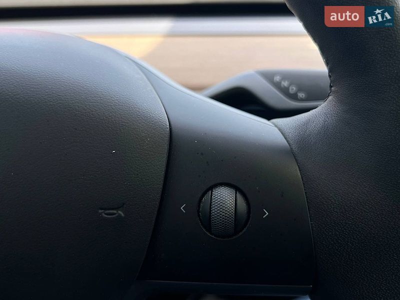 Седан Tesla Model 3 2023 в Одессе
