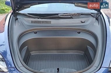 Седан Tesla Model 3 2022 в Києві