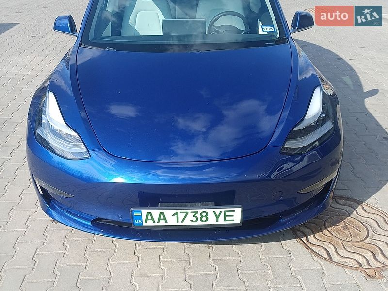 Tesla Model 3 2020