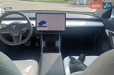 Седан Tesla Model 3 2020 в Киеве