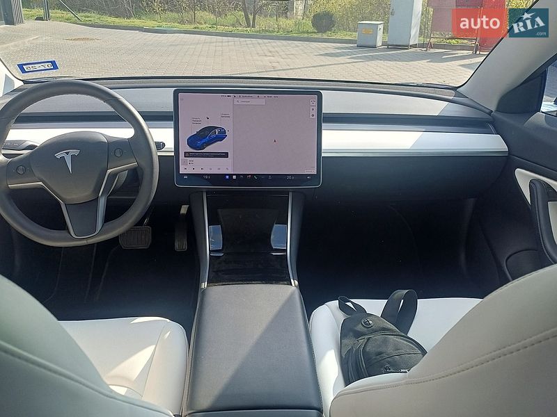 Седан Tesla Model 3 2020 в Киеве