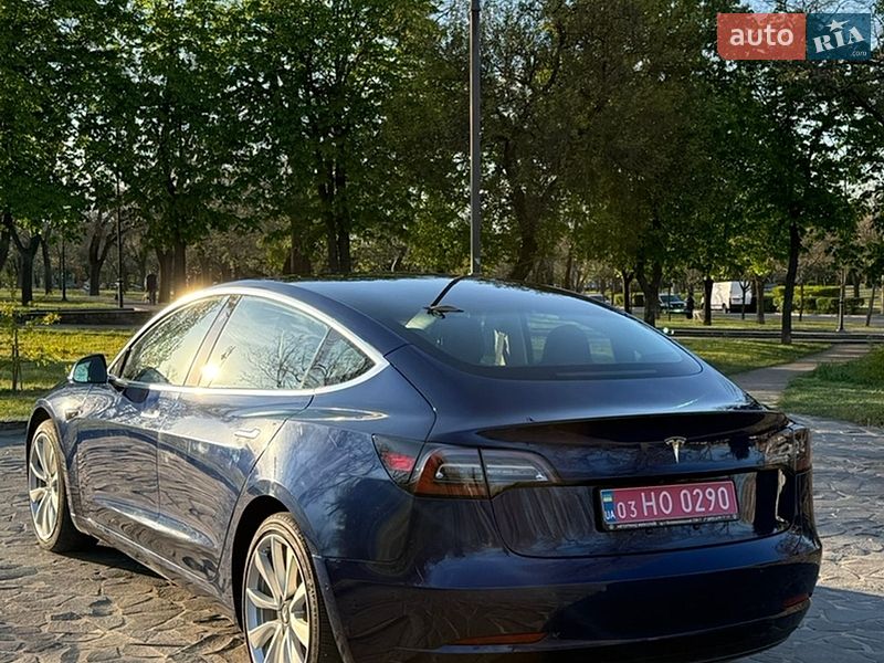 Седан Tesla Model 3 2018 в Николаеве