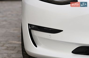 Седан Tesla Model 3 2019 в Тернополе