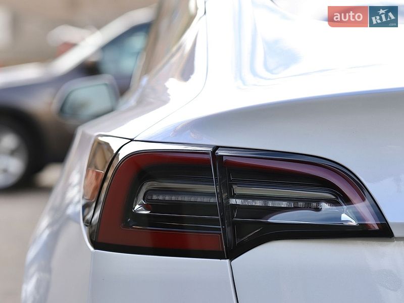 Седан Tesla Model 3 2019 в Тернополе