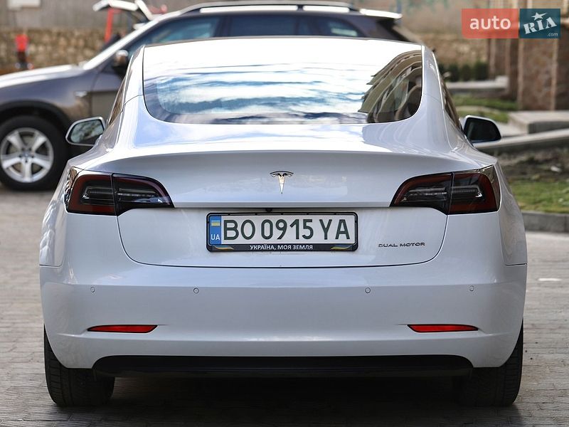 Седан Tesla Model 3 2019 в Тернополе