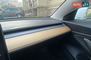 Седан Tesla Model 3 2019 в Тернополе