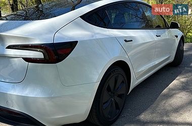 Седан Tesla Model 3 2025 в Киеве