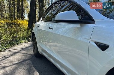 Седан Tesla Model 3 2025 в Киеве