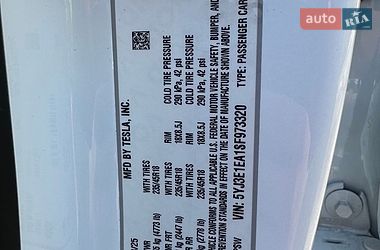 Седан Tesla Model 3 2025 в Киеве
