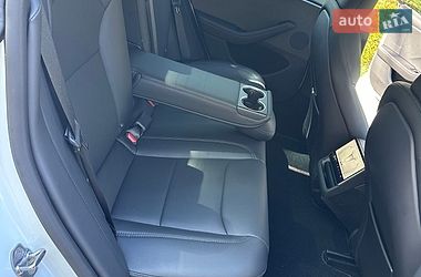 Седан Tesla Model 3 2025 в Киеве