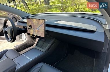 Седан Tesla Model 3 2025 в Киеве