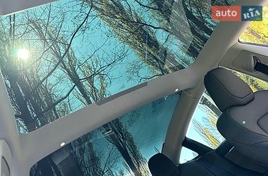 Седан Tesla Model 3 2025 в Киеве