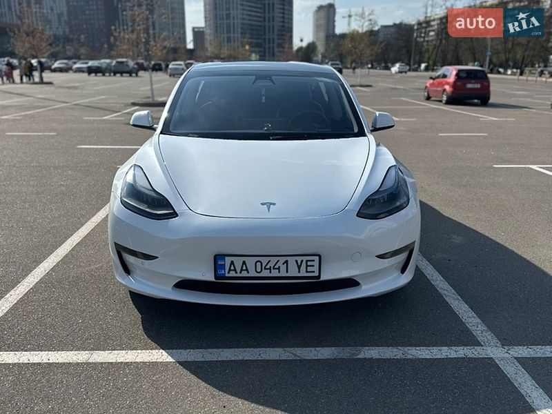 Tesla Model 3 2022