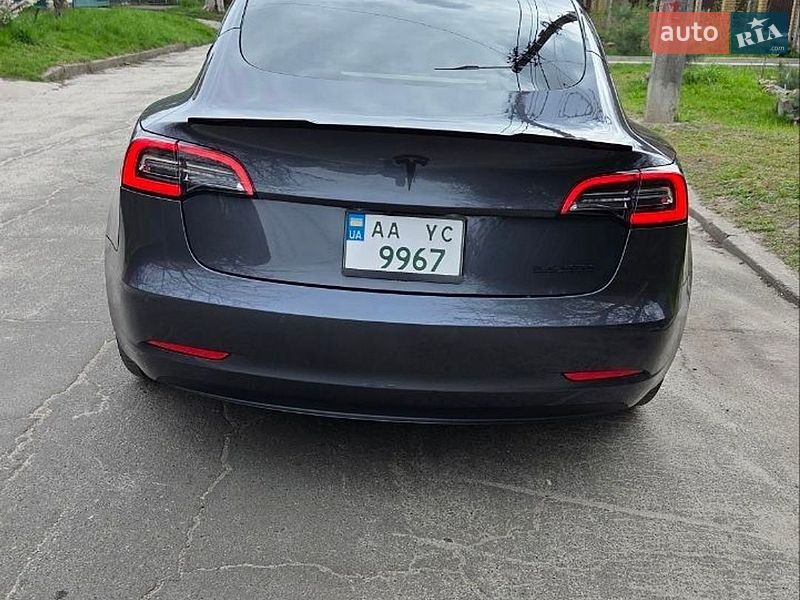 Tesla Model 3 2022