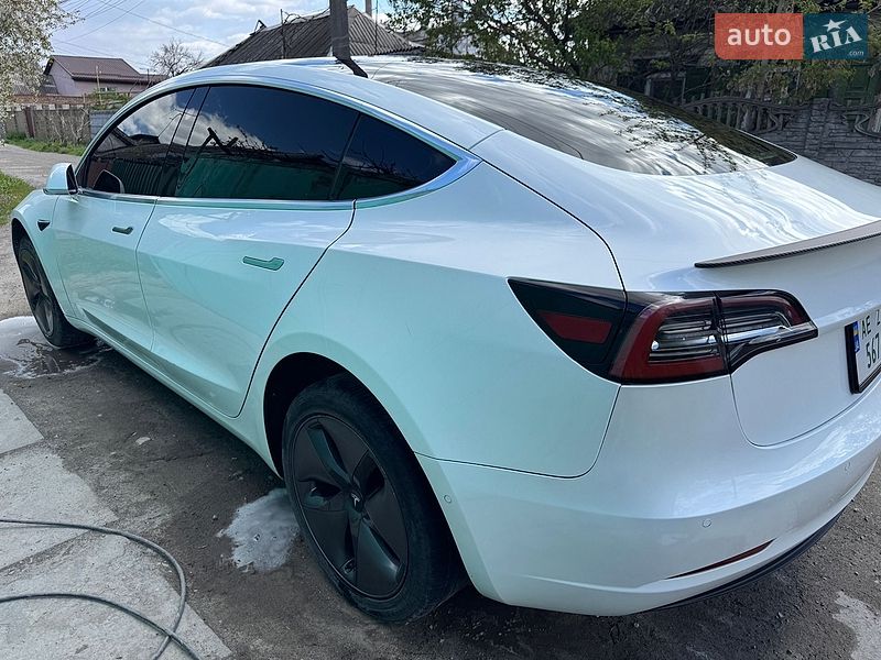 Седан Tesla Model 3 2019 в Днепре