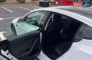 Седан Tesla Model 3 2019 в Ровно