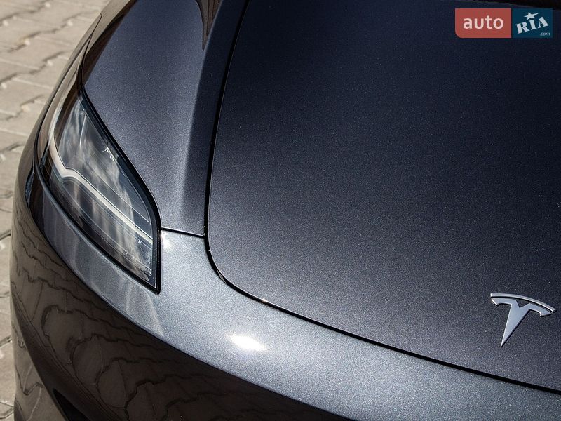 Седан Tesla Model 3 2024 в Львові