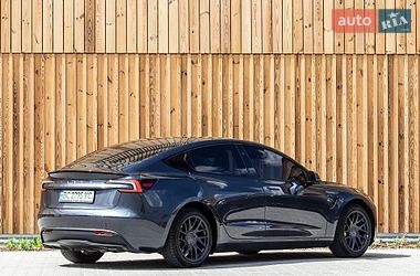 Седан Tesla Model 3 2024 в Львові