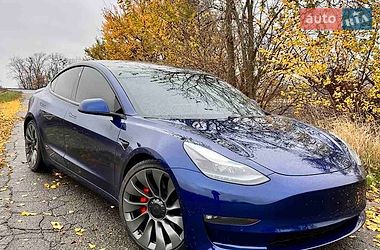 Седан Tesla Model 3 2021 в Корсунь-Шевченківському