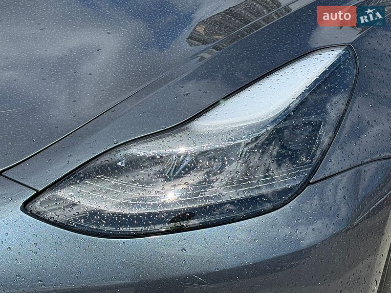 Седан Tesla Model 3 2021 в Києві