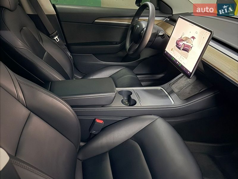 Седан Tesla Model 3 2022 в Одессе
