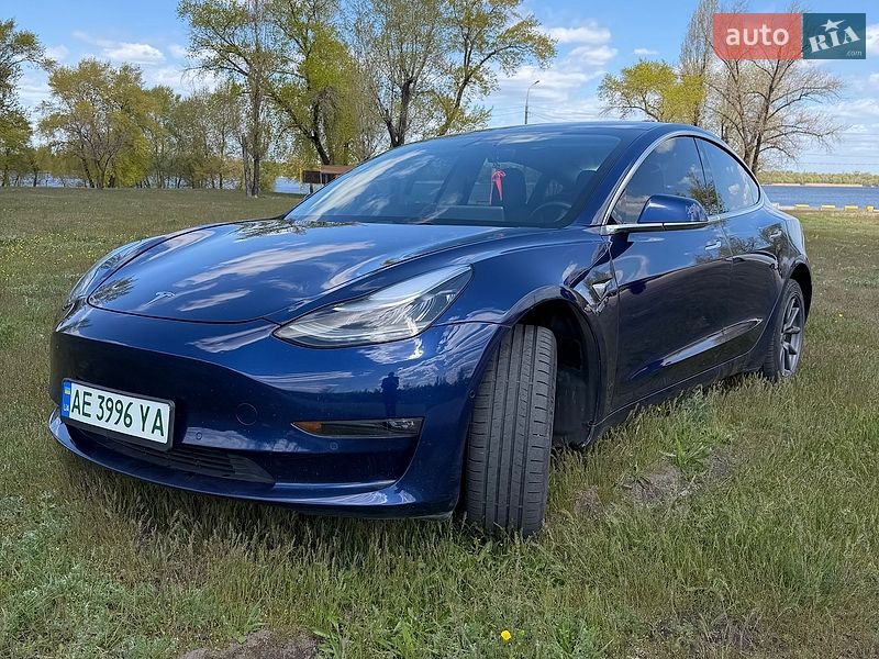Седан Tesla Model 3 2018 в Каменском