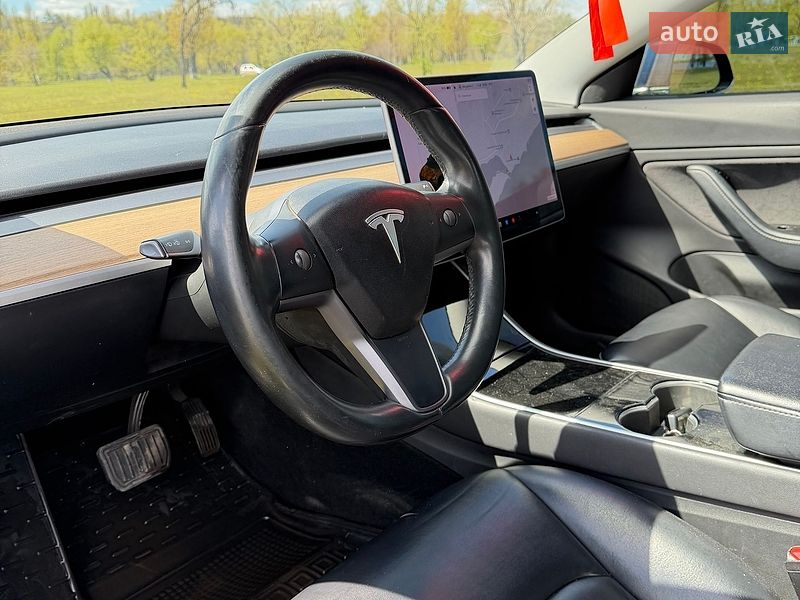 Седан Tesla Model 3 2018 в Каменском