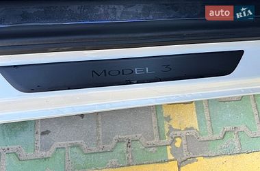 Седан Tesla Model 3 2021 в Львове