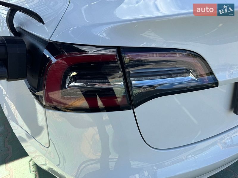 Седан Tesla Model 3 2021 в Львове фото 23 Седан Tesla Model 3 2021 в Львове