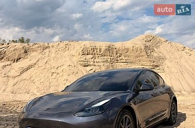 Седан Tesla Model 3 2023 в Днепре