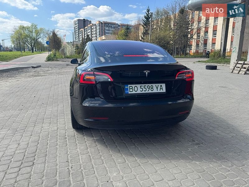 Седан Tesla Model 3 2018 в Львові