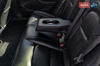Седан Tesla Model 3 2020 в Львове