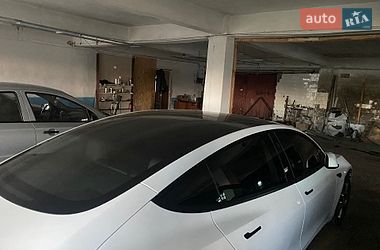 Седан Tesla Model 3 2021 в Луцке