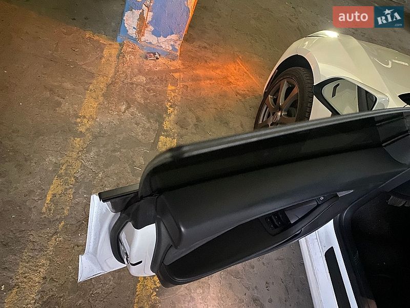Седан Tesla Model 3 2021 в Луцке
