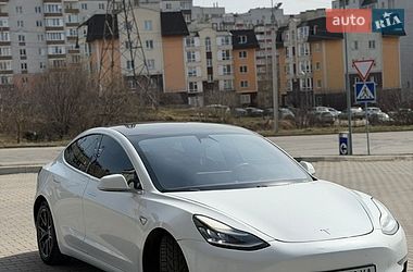 Седан Tesla Model 3 2019 в Киеве