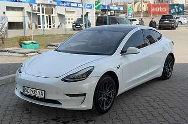 Седан Tesla Model 3 2019 в Киеве