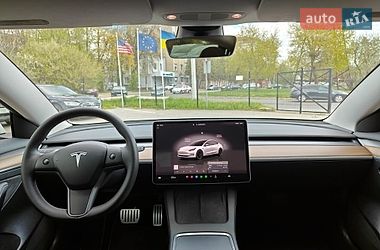 Седан Tesla Model 3 2023 в Львове