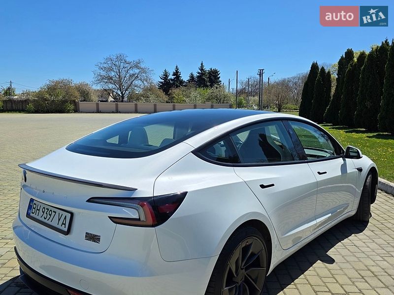 Седан Tesla Model 3 2025 в Одессе