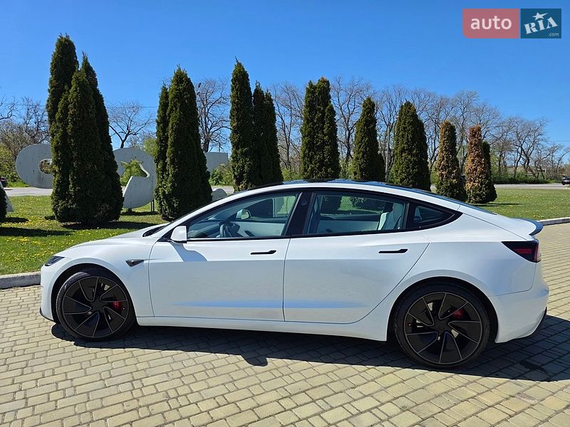 Седан Tesla Model 3 2025 в Одессе
