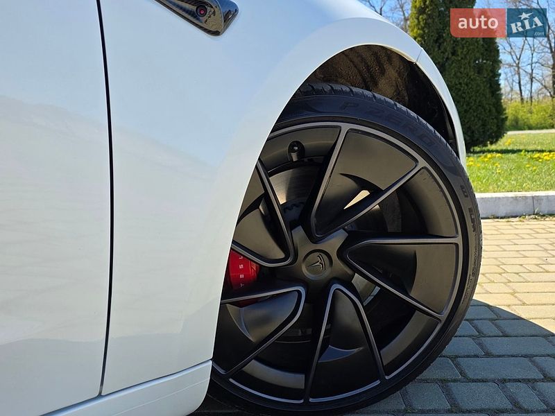 Седан Tesla Model 3 2025 в Одессе