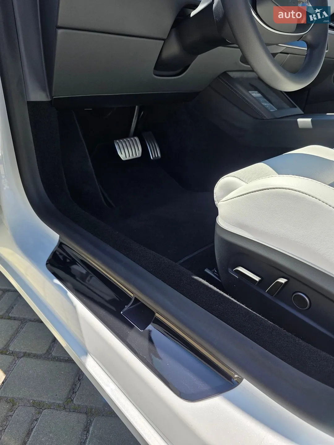2025 Tesla Model 3 - мініатюра 19